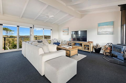 Beachside House - Accommodation Brisbane 2