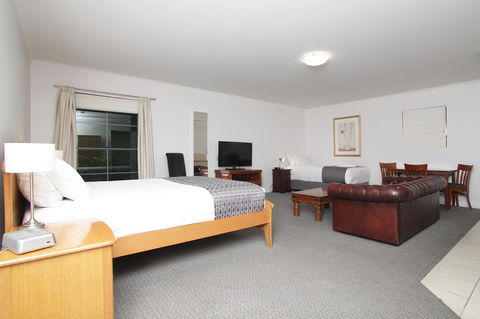 Quality Inn & Suites The Menzies - Accommodation Brisbane 10