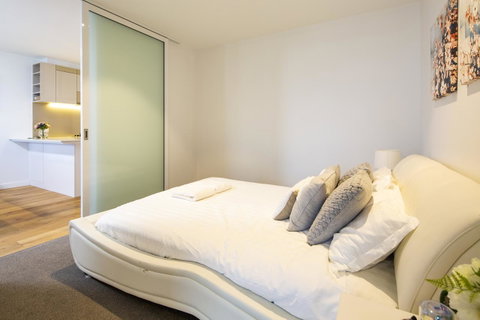 UrbanSuite The Wild Rosa Inn - Accommodation Brisbane 7