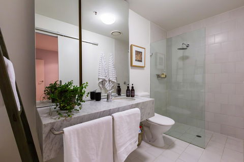 Auguste, Melbourne CBD Private Accommodation With Parking - Accommodation Brisbane 11