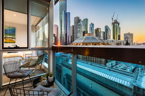 Auguste, Melbourne CBD Private Accommodation With Parking - Accommodation Brisbane 1