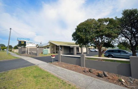 Pelicans Motel San Remo - Accommodation Brisbane 1