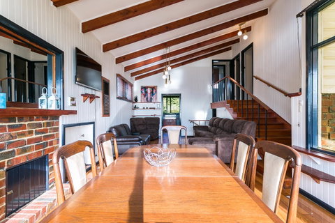 Beach Front Beauty - Ocean Front Views - Accommodation Brisbane 4