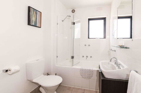 Comfort Hotel East Melbourne - Accommodation Brisbane 2