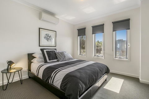 Marina Beach - Accommodation Brisbane 0