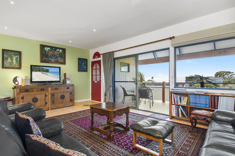 Black Dolphin Beach Penthouse - Accommodation Brisbane 9