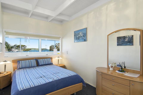 Black Dolphin Beach Penthouse - Accommodation Brisbane 8