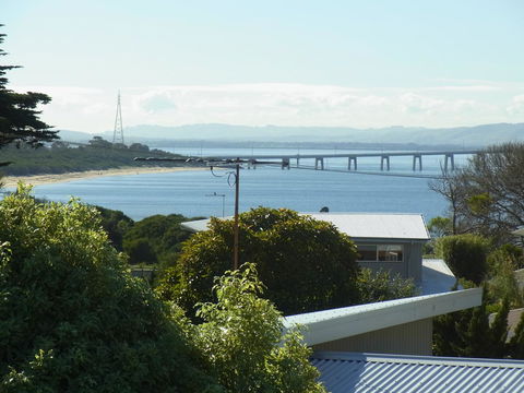 Black Dolphin Beach Penthouse - Accommodation Brisbane 14