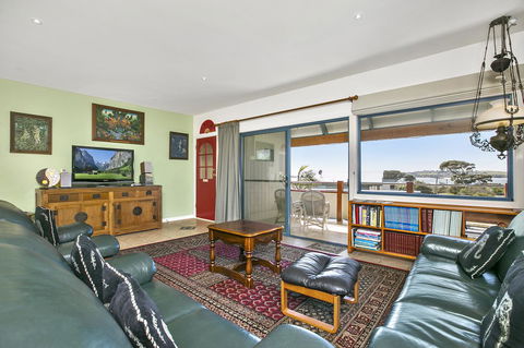Black Dolphin Beach Penthouse - Accommodation Brisbane 18