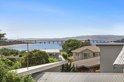Black Dolphin Beach Penthouse - Accommodation Brisbane 19
