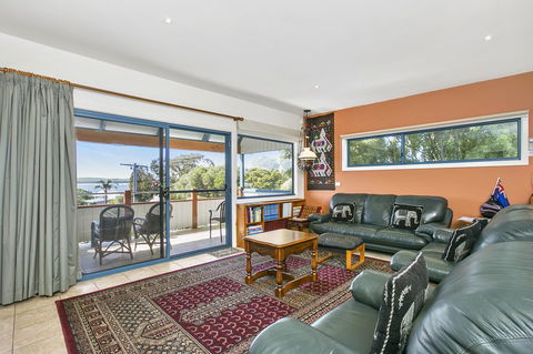 Black Dolphin Beach Penthouse - Accommodation Brisbane 13