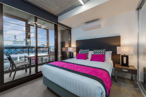 Mantra St Kilda Road - Accommodation Brisbane 1