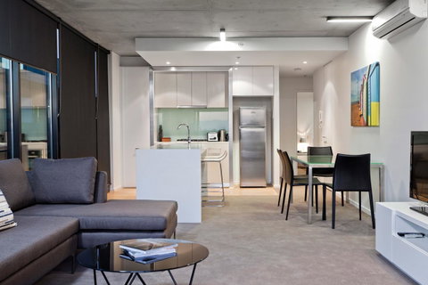 Mantra St Kilda Road - Accommodation Brisbane 13