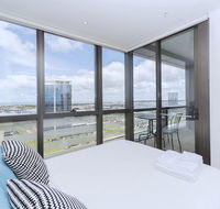 Brilliant Victoria Harbour Waterfront - Accommodation Brisbane