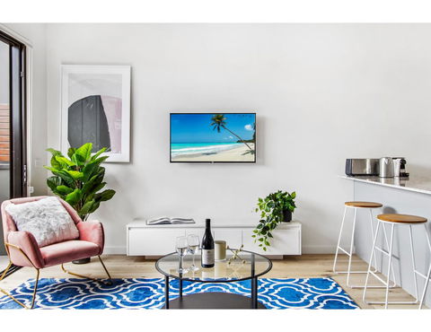 Boutique Apartment In Quiet, Sought-after Suburb - Accommodation Brisbane 0