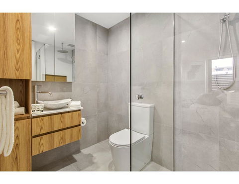 Boutique Apartment In Quiet, Sought-after Suburb - Accommodation Brisbane 5