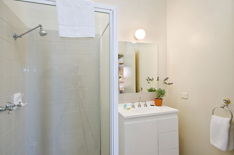 Lornebeach Apartments - Accommodation Brisbane 13