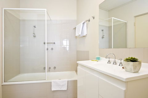 Lornebeach Apartments - Accommodation Brisbane 30