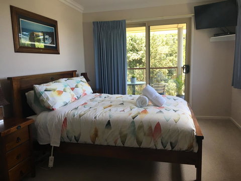 Ocean View Beach House - Accommodation Brisbane 9