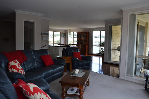 Ocean View Beach House - Accommodation Brisbane 14