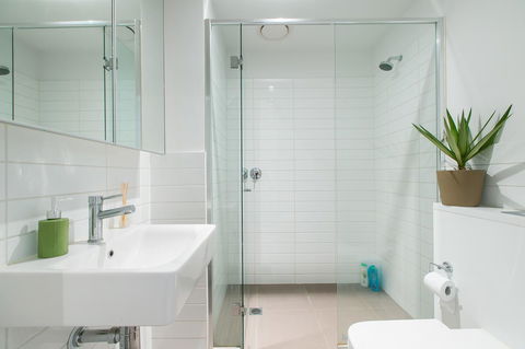 Complete Host The River Apartments - Accommodation Brisbane 3