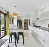 Fairhills - NEW LISTING beautifully styled - Accommodation Brisbane