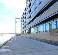 Auzzie Apartments Docklands Melbourne - Accommodation Brisbane