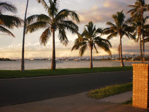 The Carnarvon Luxury Canal Home - Accommodation Brisbane 1