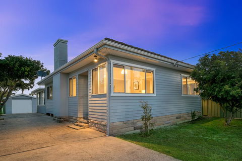 The Entrance North Lakeside Cottage - Accommodation Brisbane 0