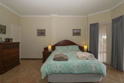 The Good Life B&B - Accommodation Brisbane 2