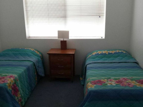 The Headlands 10 - 2 BDRM Apt Across From Alex Beach - Accommodation Brisbane 1