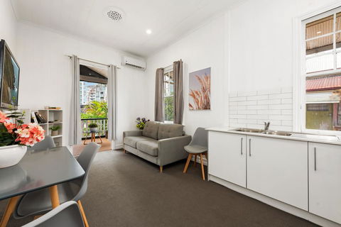 The Hub - Brisbane - Accommodation Brisbane 0