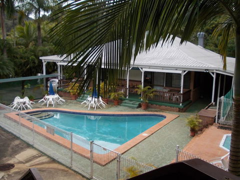The Islands Inn Motel - Accommodation Brisbane 0