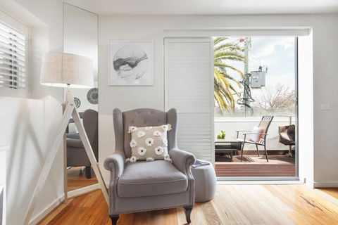 The Jetty Apartment By Ready Set Host - Accommodation Brisbane 1