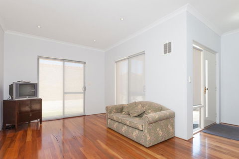 The Lane, Doubleview - Accommodation Brisbane 1