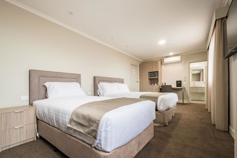 The Lighthouse Hotel - Accommodation Brisbane 2