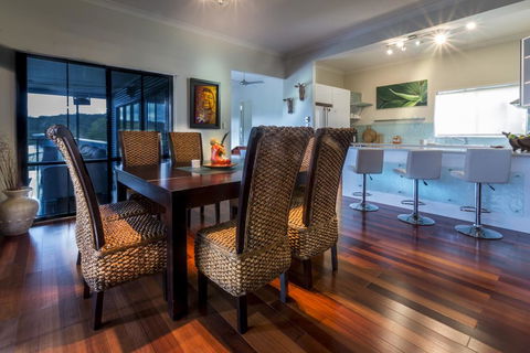 The Mountain View Retreat - Accommodation Brisbane 3