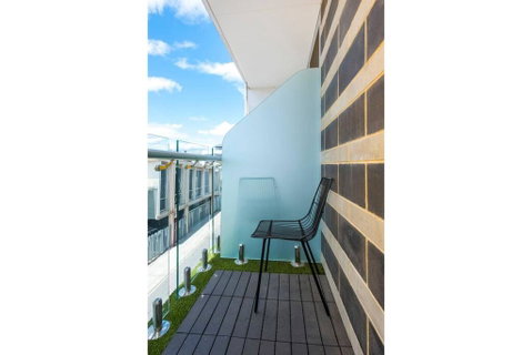 The Nest - Spacious Studio On Newcastle St With Roof Terrace - Accommodation Brisbane 1