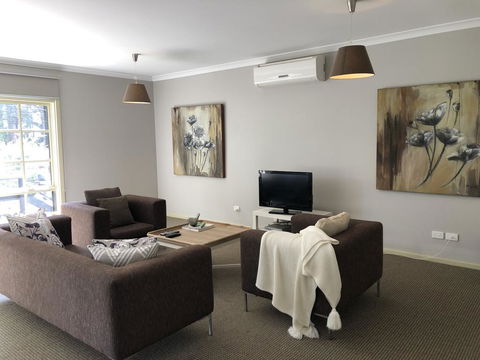 The Old Coolstore - Jonathon Apartment - Accommodation Brisbane 0