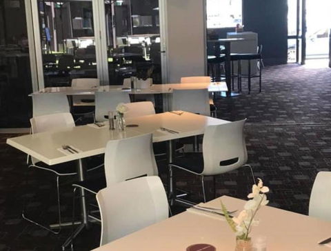 The Premier Hotel Broadmeadow - Accommodation Brisbane 1