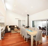 The Sands - Pet Friendly - 3 Min Walk to Beach - Accommodation Brisbane