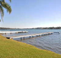 The Studio on the Lake  Fishing Point Lake Macquarie - honestly put the line in and catch fish - Accommodation Brisbane