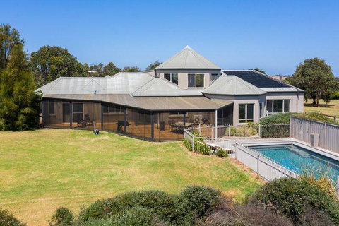 The Track House - Accommodation Brisbane 1