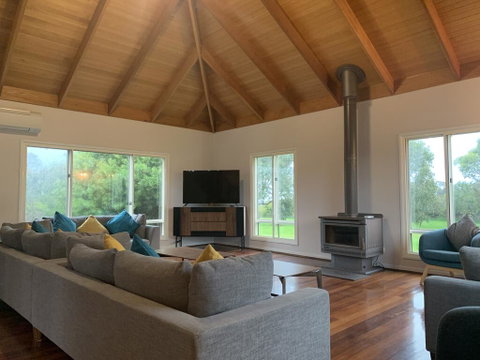 The Track House - Accommodation Brisbane 3
