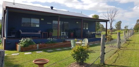 The Wattle Lodge - Accommodation Brisbane 0