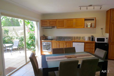 The Wave Oasis SC B&B - Accommodation Brisbane 1