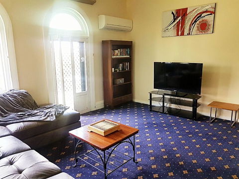 The Wharf Hotel - Accommodation Brisbane 2