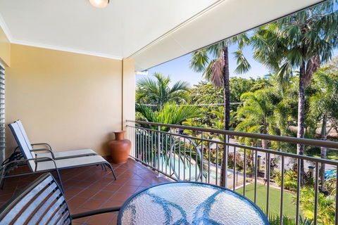 The York Beachfront Holiday Apartments - Accommodation Brisbane 2