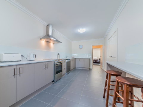 Thompson Ave Apartments - Accommodation Brisbane 2