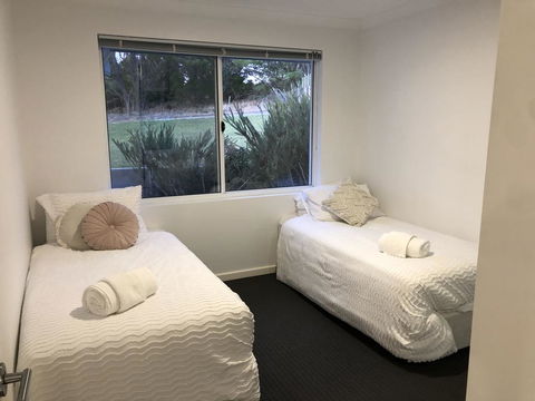 Three Bedroom, Two Bathroom Family Home - Accommodation Brisbane 3